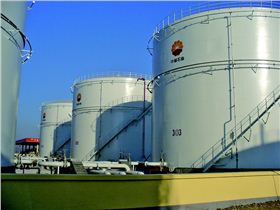 國際油價的低迷使中國的原油儲備大幅增加，如何進行原油粗放型處理是亟需解決的問題。