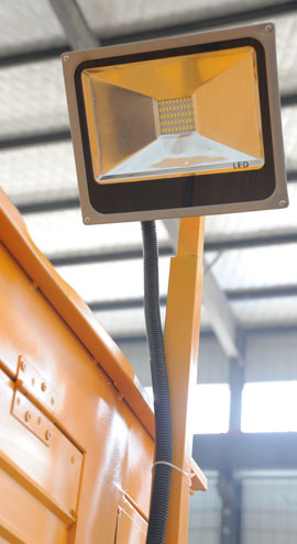 羅德移動(dòng)泵車燈.jpg 羅德移動(dòng)泵車燈.jpg