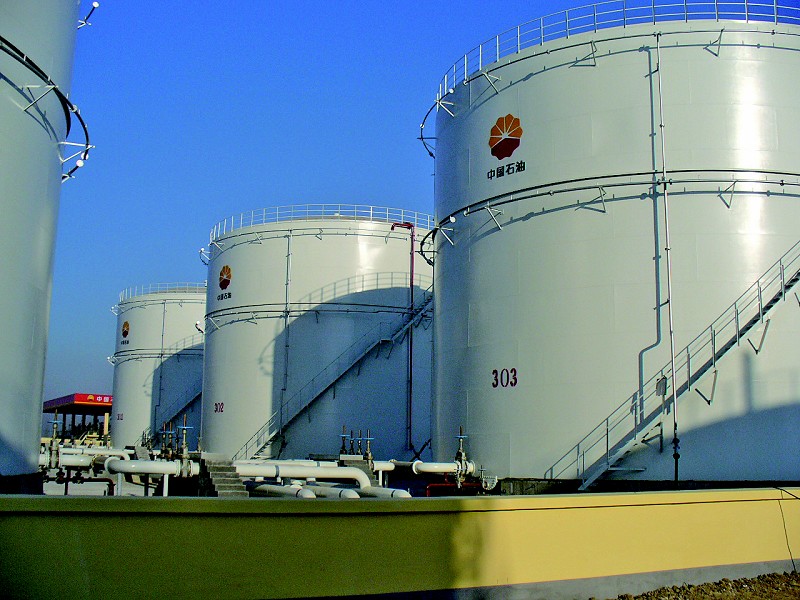 國際油價的低迷使中國的原油儲備大幅增加，如何進(jìn)行原油粗放型處理是亟需解決的問題。
